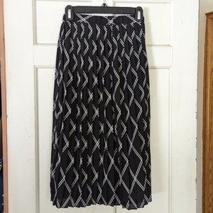 Banana Republic Pleated Black and White A-Line Skirt